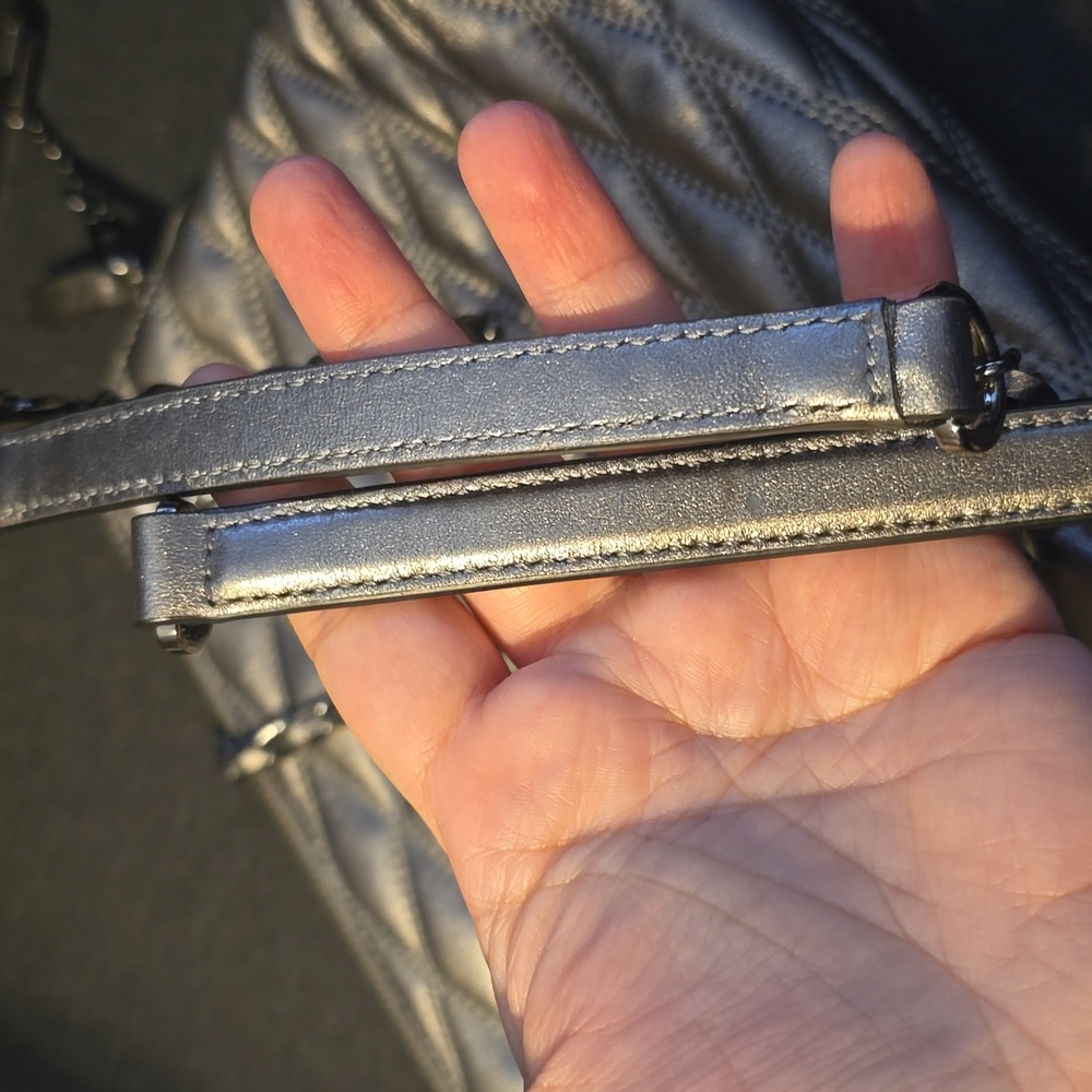 Dkny Lara Rounded Medium Chain Strap - Picture 4 of 11